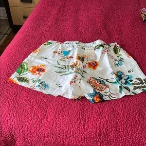 Johnny Was White Shorts with Tropical Print size small nwt.
